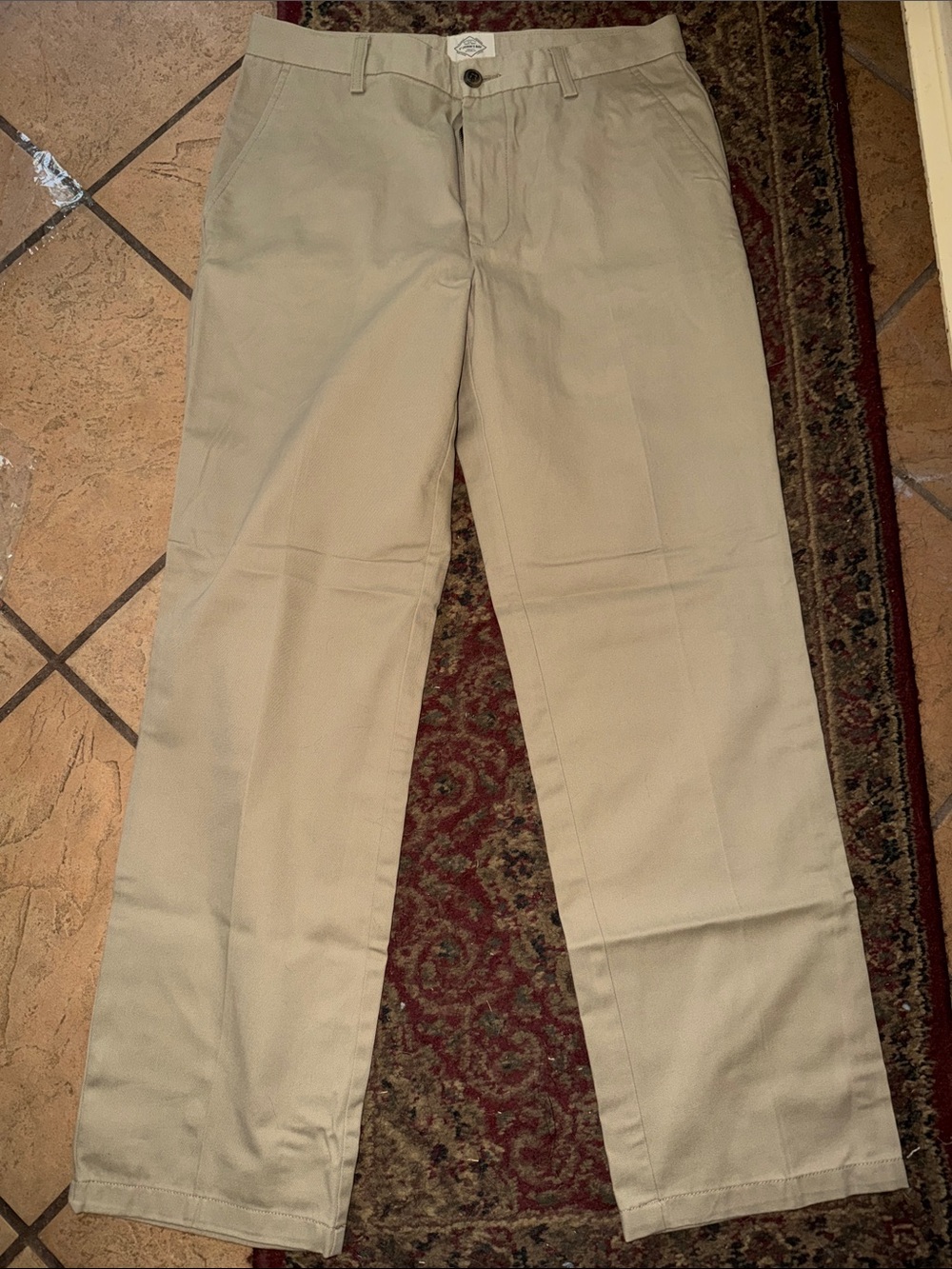 St. John’s Bay Easy Care Khaki Pants, Size 32x32, Excellent Condition